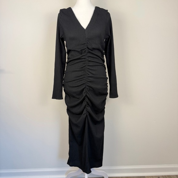 H&M Black Ruched Crepe Maxi Dress Womens Size M Long Sleeve V-Neck Viral Chic - Picture 2 of 8